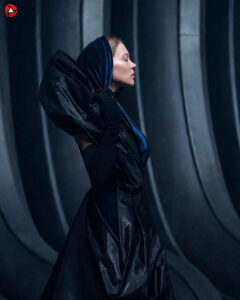 تصویر جدیدی از شخصیت مرموز و زیرک لیدی مارگو در (Dune: Part Two) تصویر جدیدی از شخصیت مرموز و زیرک لیدی مارگو در (Dune: Part Two)