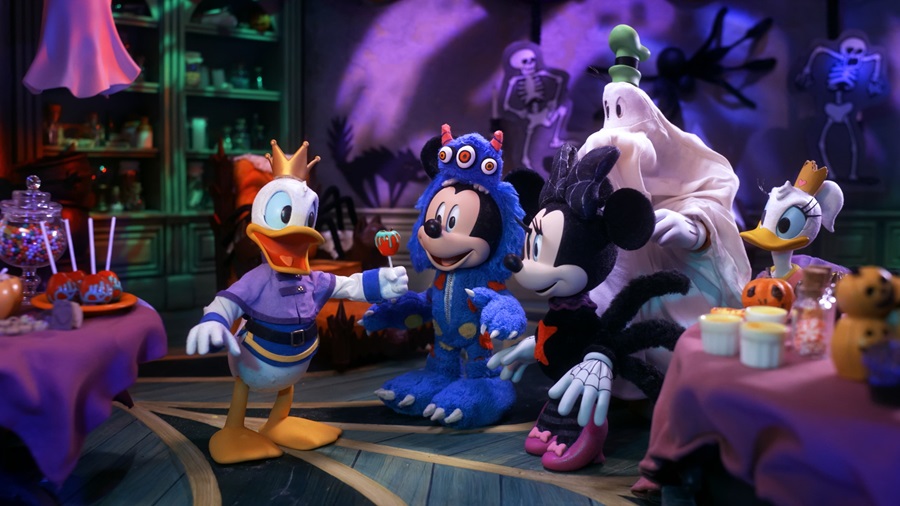 دانلود فیلم Mickey and Friends Trick or Treats 2023 میکی و دوستان: ترفند یا رفتار